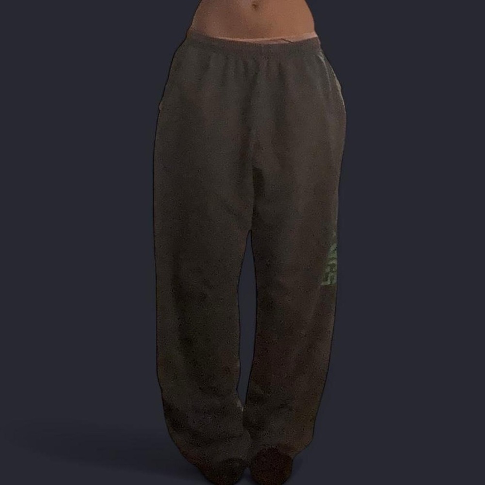 Grey Sweatpants “MUSTANG” in green